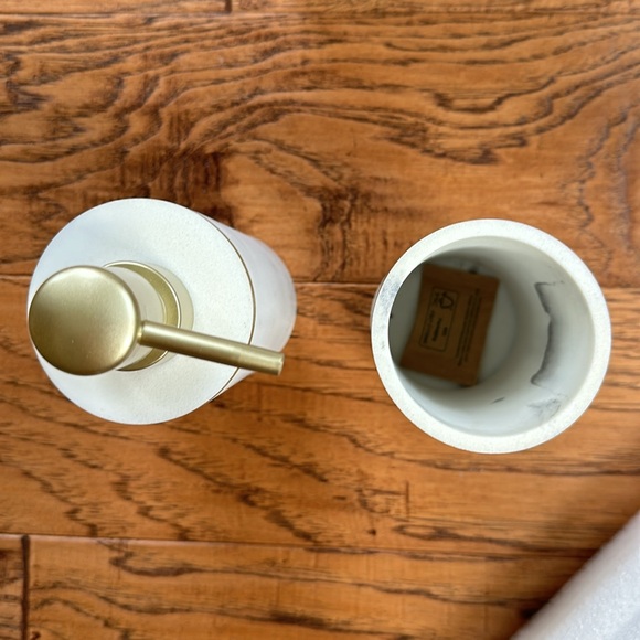 Sunday Citizen Resin Bath Set - Picture 2 of 3